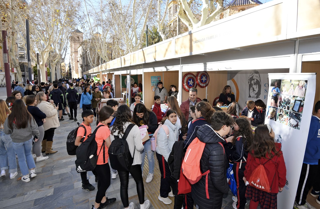 Ucoerm retoma su Feria y Muestra de Cooperativas Escolares con la celebración de la quinta edición en el paseo Alfonso X de Murcia